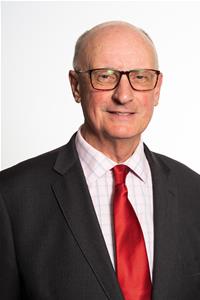Profile image for Councillor Geoff Davis
